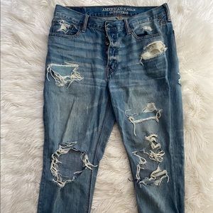 American eagle ripped boyfriend jeans